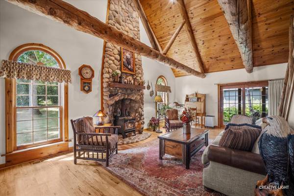 2016 Villanova DR, Johnsburg, IL 60051