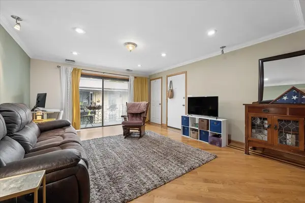4200 N Keystone AVE #3B, Chicago, IL 60641