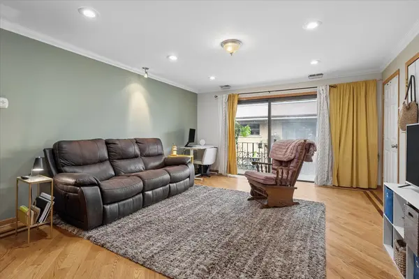 4200 N Keystone AVE #3B, Chicago, IL 60641