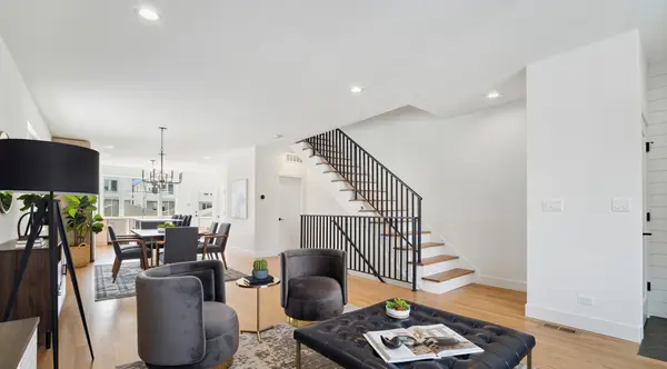 2517 W Fillmore ST, Chicago, IL 60612
