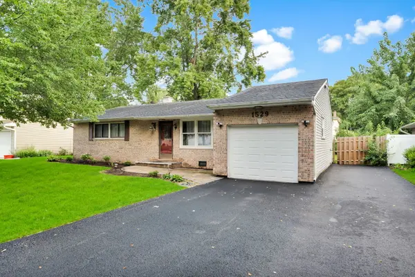 1529 Ronzheimer AVE, St. Charles, IL 60174