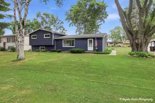 5215 W Nippersink DR, Richmond, IL 60071