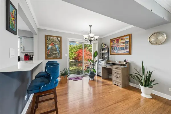 710 Oakton ST #201, Evanston, IL 60202
