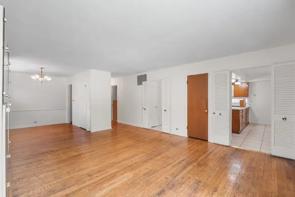 6209 N Caldwell AVE, Chicago, IL 60646