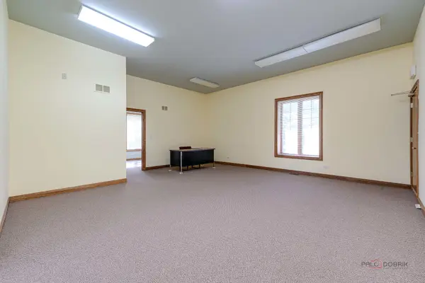 1017 W Park AVE #B, Libertyville, IL 60048