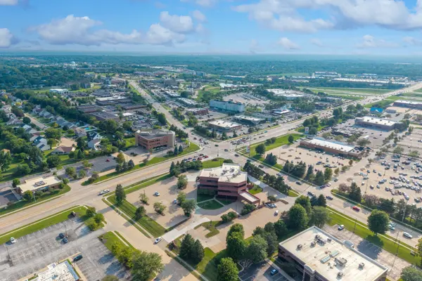 4300 E 53rd ST, Davenport, IA 52807