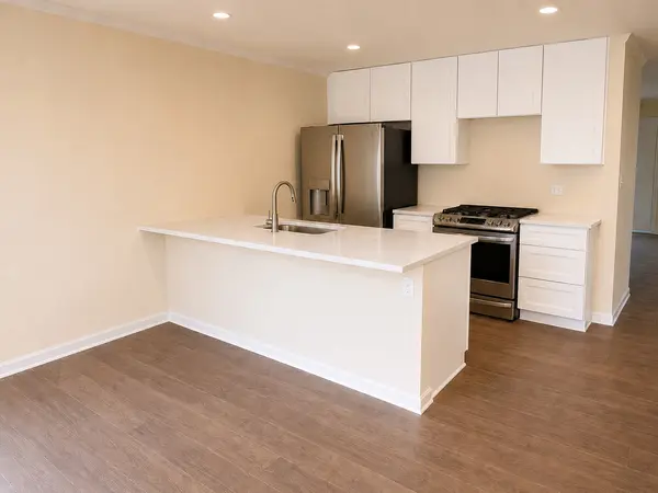 76 Bright Oaks CIR, Cary, IL 60013