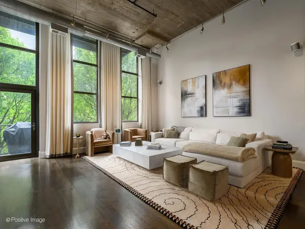 758 N Larrabee ST #221, Chicago, IL 60654