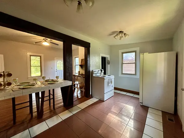 2322 Broken Handle LN, Carbondale, IL 62902