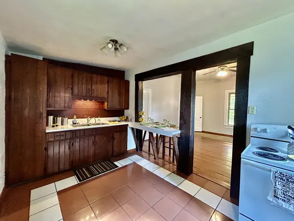 2322 Broken Handle LN, Carbondale, IL 62902