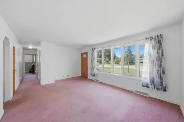 15W425 Victory Pkwy, Elmhurst, IL 60126