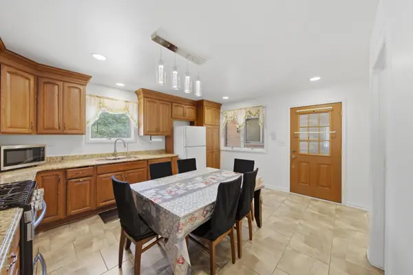 15W425 Victory Pkwy, Elmhurst, IL 60126