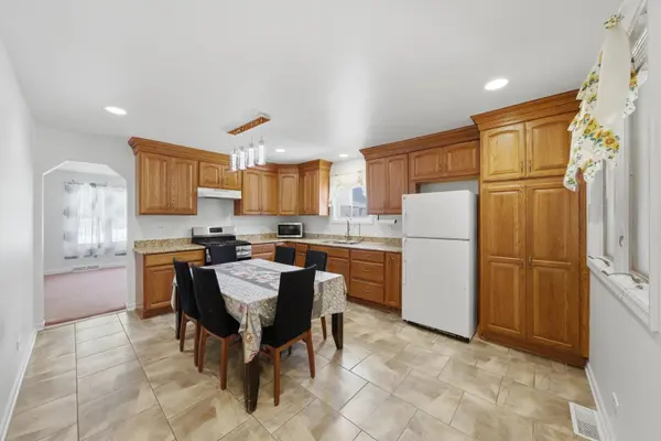 15W425 Victory Pkwy, Elmhurst, IL 60126