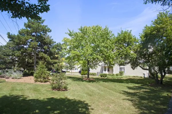 101 Winchester DR #A, Streamwood, IL 60107