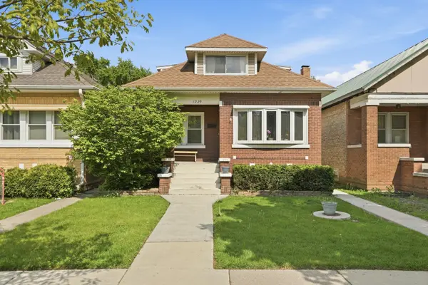 1229 Maple AVE, Berwyn, IL 60402