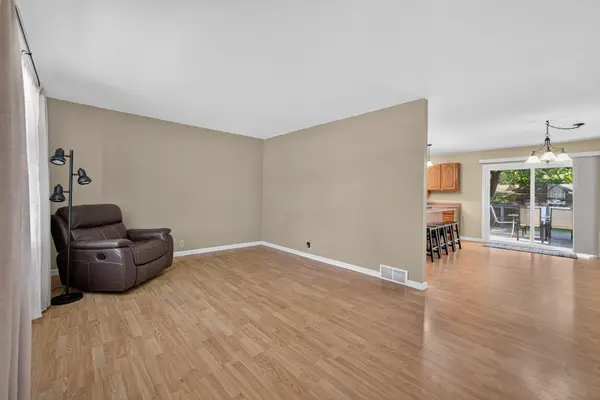 225 W Eisenhower ST, Waterman, IL 60556