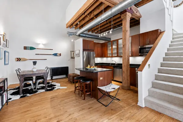 3201 N SEMINARY AVE #207, Chicago, IL 60657