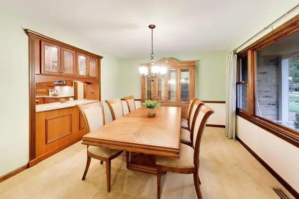 2302 Lisa CT, Palatine, IL 60067