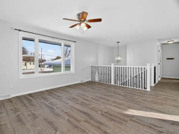 105 W Oak ST, Coal City, IL 60416
