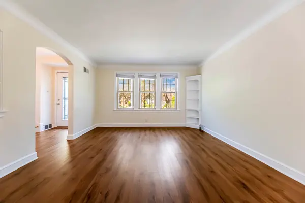 9146 S Oakley AVE, Chicago, IL 60643