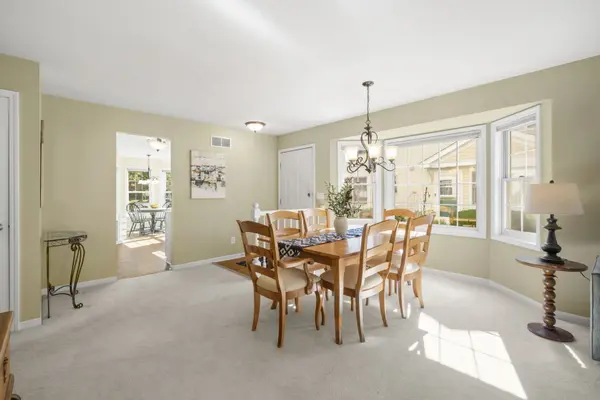 532 Bradbury LN #532, Geneva, IL 60134