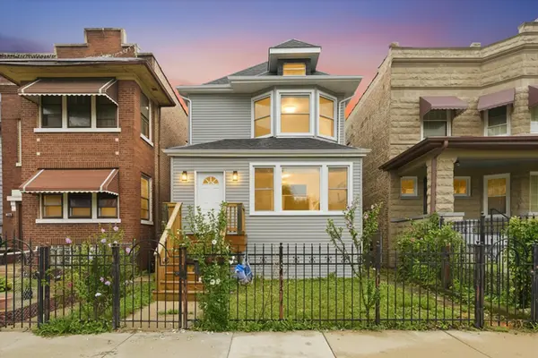 821 N Lockwood AVE, Chicago, IL 60651