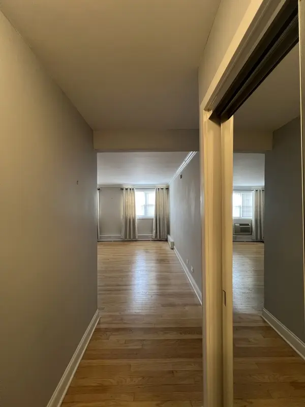 2400 W BALMORAL AVE #2G, Chicago, IL 60625