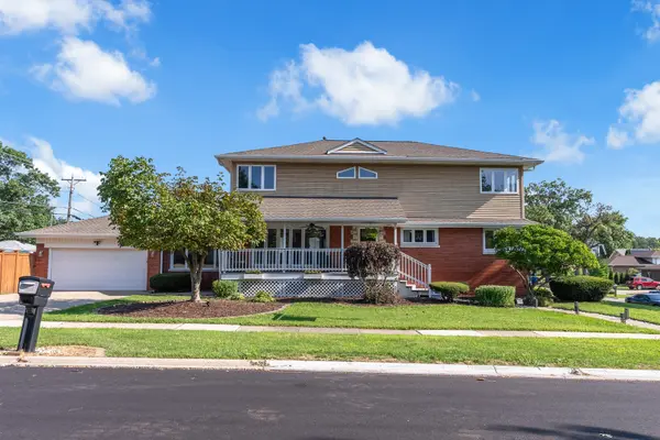8336 W 94th ST, Hickory Hills, IL 60457