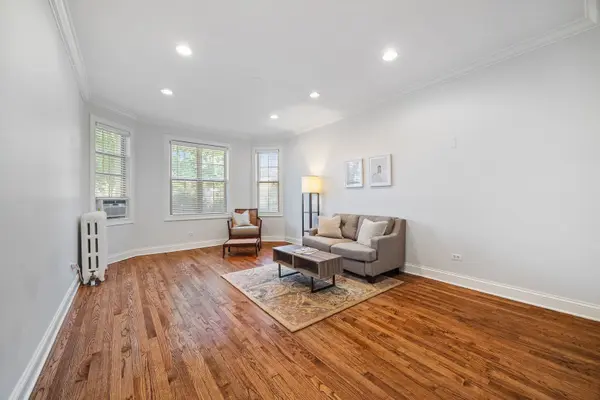 426 S Euclid AVE #1N, Oak Park, IL 60302