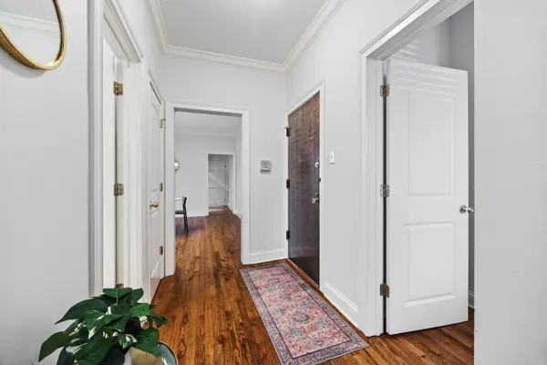 426 S Euclid AVE #1N, Oak Park, IL 60302