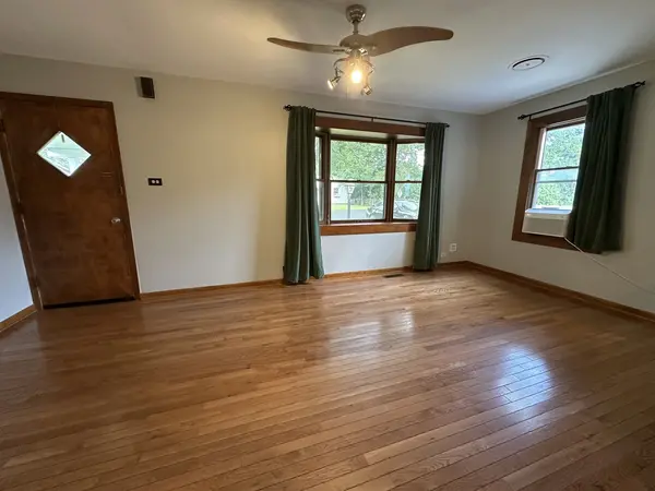 37 S Heather DR, Crystal Lake, IL 60014