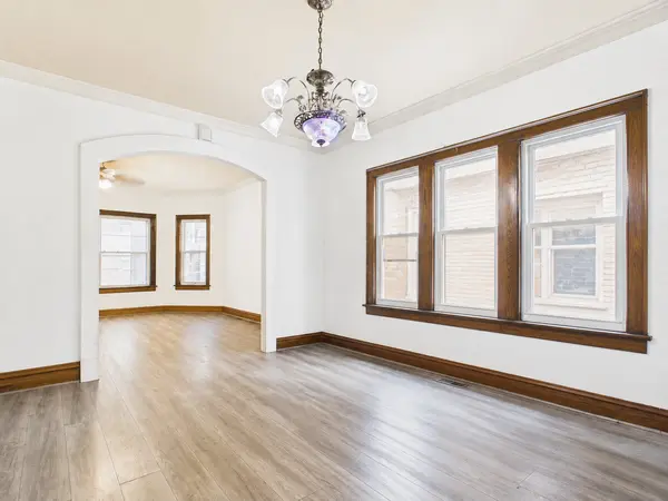 5242 W Schubert AVE, Chicago, IL 60639