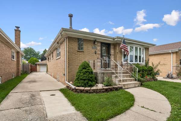4916 N Rutherford AVE, Chicago, IL 60656