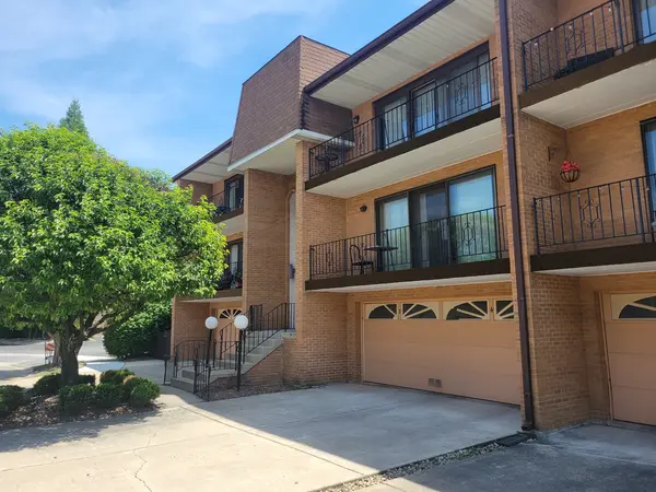 4021 W 93rd PL #1W, Oak Lawn, IL 60453