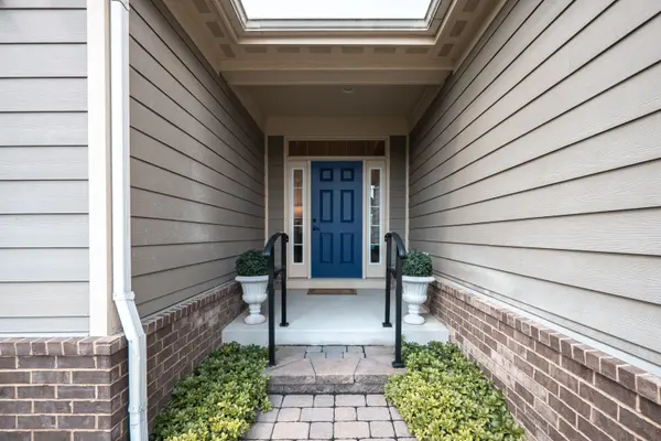 3812 Ridge Pointe DR, Geneva, IL 60134
