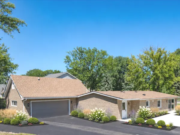 1823 E Park PL, Arlington Heights, IL 60004