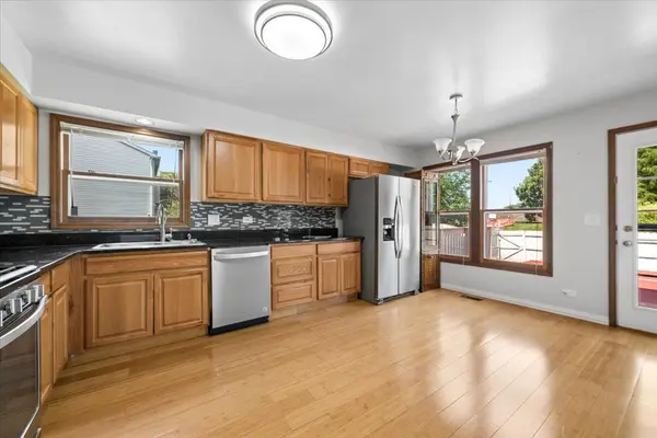140 N Fiore Pkwy, Vernon Hills, IL 60061