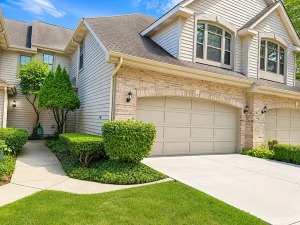 169 Springdale LN, Bloomingdale, IL 60108