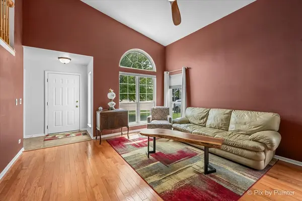1041 Noelle BND, Lake In The Hills, IL 60156