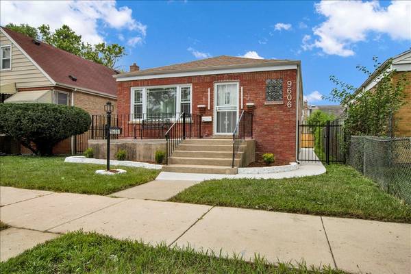 9606 S Eggleston AVE, Chicago, IL 60628