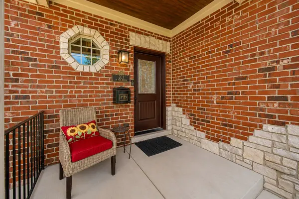 203 N 4th AVE, St. Charles, IL 60174