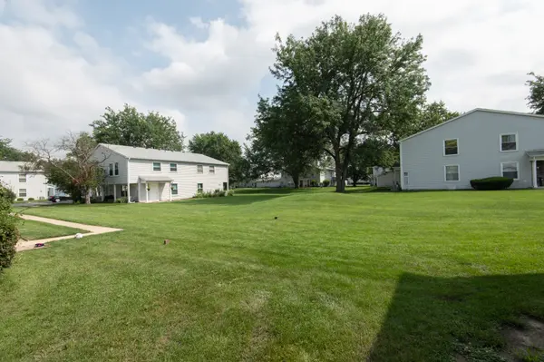 1380 N Glen CIR #B, Aurora, IL 60506