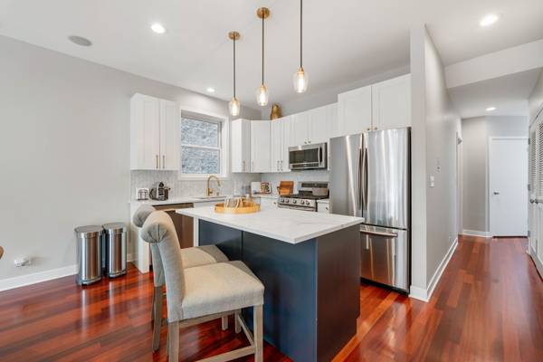 2220 N Seeley AVE #2, Chicago, IL 60647
