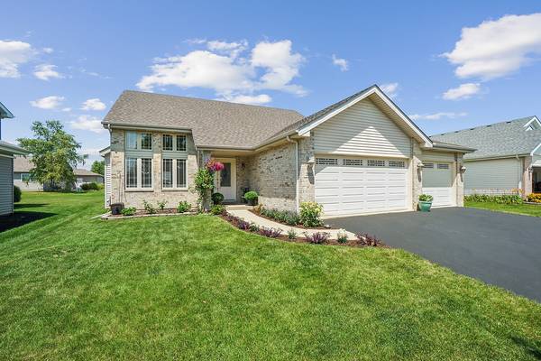 285 Woodbridge LN, Beecher, IL 60401