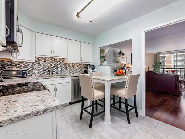 6007 N Sheridan RD #14D, Chicago, IL 60660
