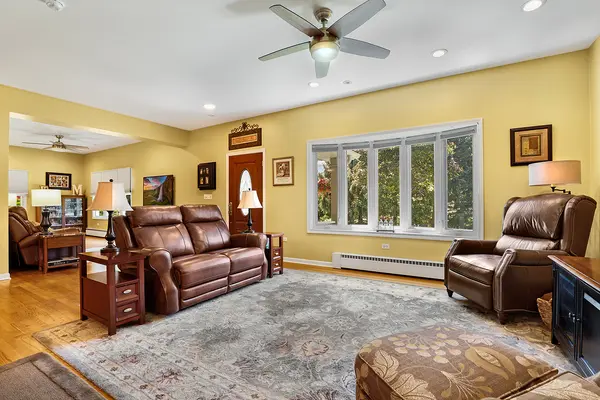 3S631 West AVE, Warrenville, IL 60555