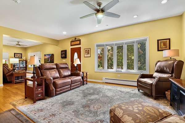 3S631 West AVE, Warrenville, IL 60555