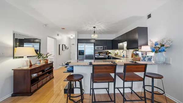 21 W CHESTNUT ST #1306, Chicago, IL 60611