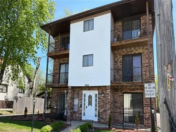 18405 Wentworth AVE #2B, Lansing, IL 60438