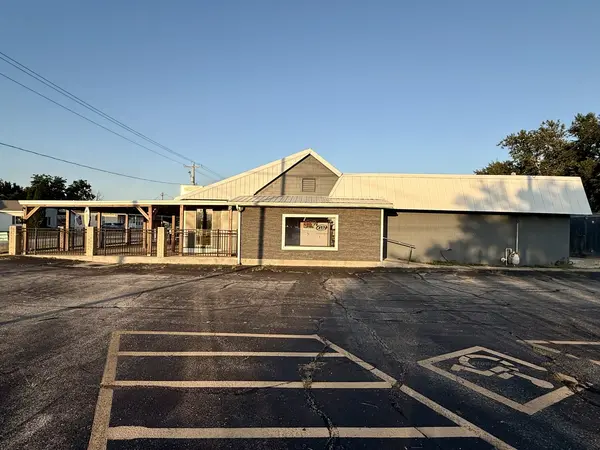 616 W Van Buren ST, Clinton, IL 61727